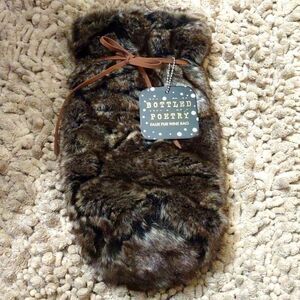 New Bottled Poetry Faux Fur Travel Wine Bag 12 x‎ 6 1/2 Suede tie